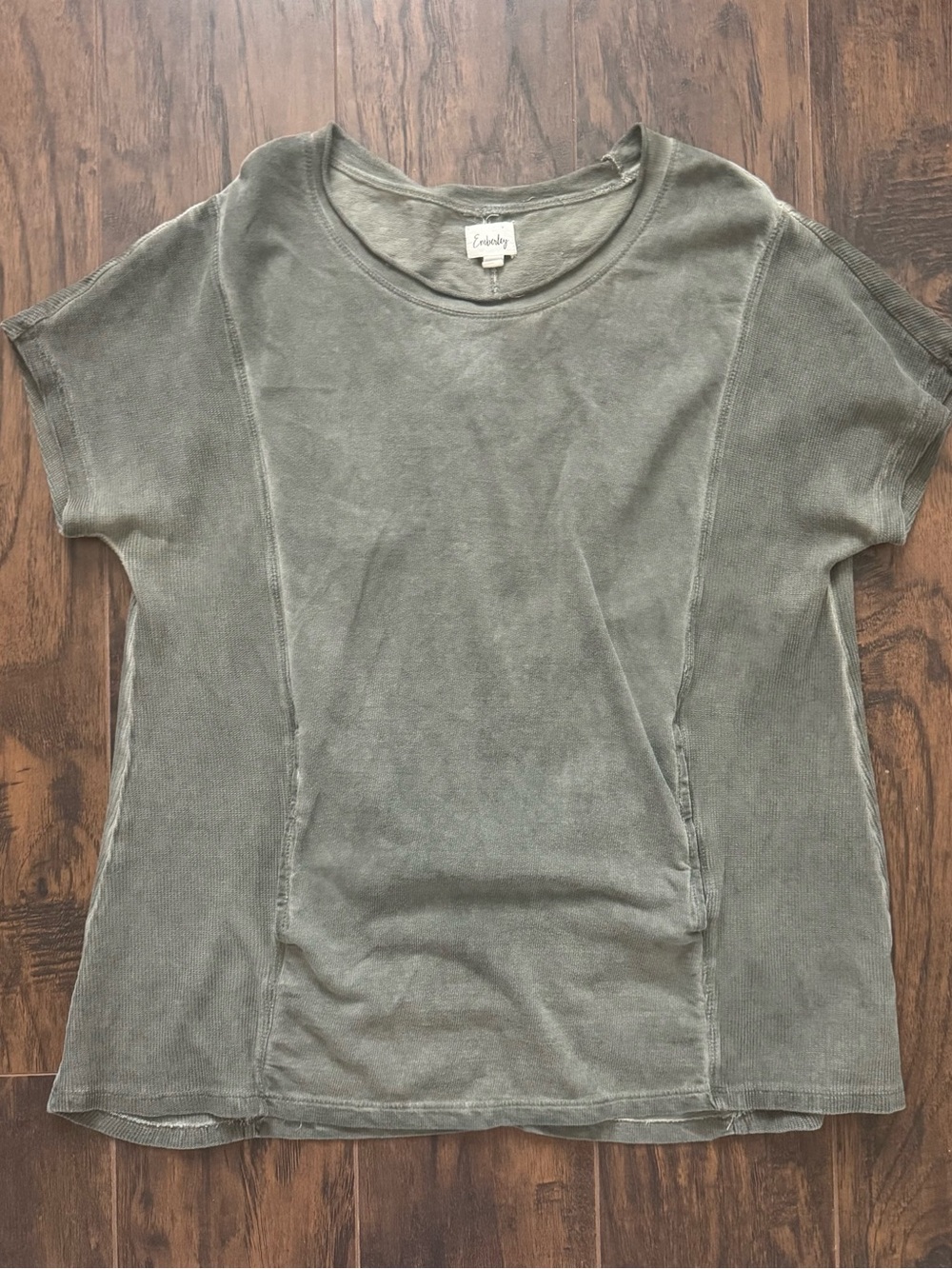 Emberley Mineral-Washed Light Olive Green Short -Sleeved Tee Size Large